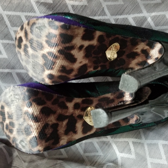 Betsey Johnson platform peep toe heels - Picture 4 of 5